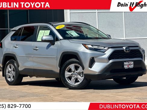 Used 2025 Toyota RAV4 XLE AWD/4WD image 1