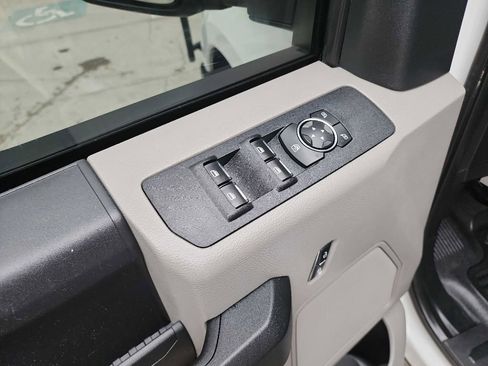 Used 2018 Ford F250 XL w/ Power Equipment Group RWD image 18