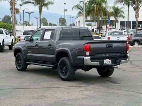 Used 2020 Toyota Tacoma SR5 RWD image 8