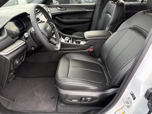 New 2025 Jeep Grand Cherokee Limited image 10