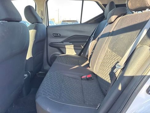 Used 2021 Nissan Kicks S image 10