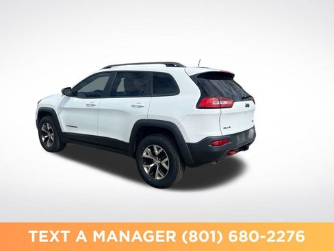 Used 2017 Jeep Cherokee Trailhawk AWD/4WD image 3