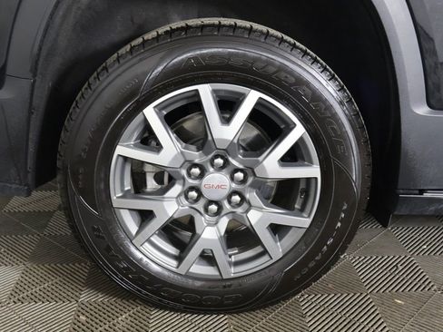 Used 2023 GMC Acadia SLE w/ Driver Convenience Package FWD image 23