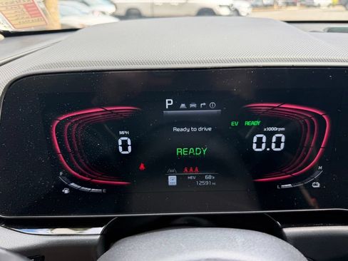 Certified 2025 Kia Niro EX w/ EX Cold Weather Package FWD image 15