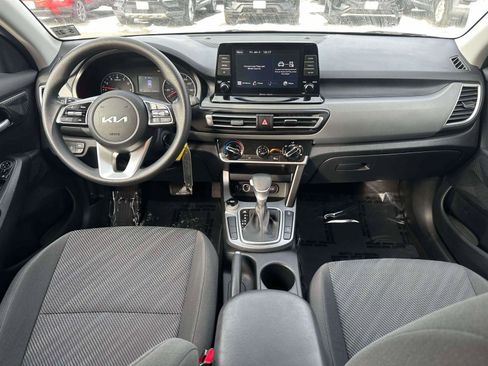 Used 2022 Kia Seltos LX image 10