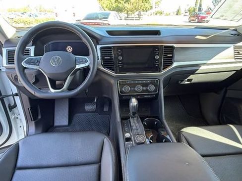 Used 2023 Volkswagen Atlas SE w/ Panoramic Sunroof Package AWD/4WD image 18