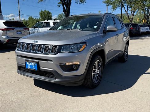 Used 2017 Jeep Compass Latitude w/ Popular Equipment Group AWD/4WD image 8