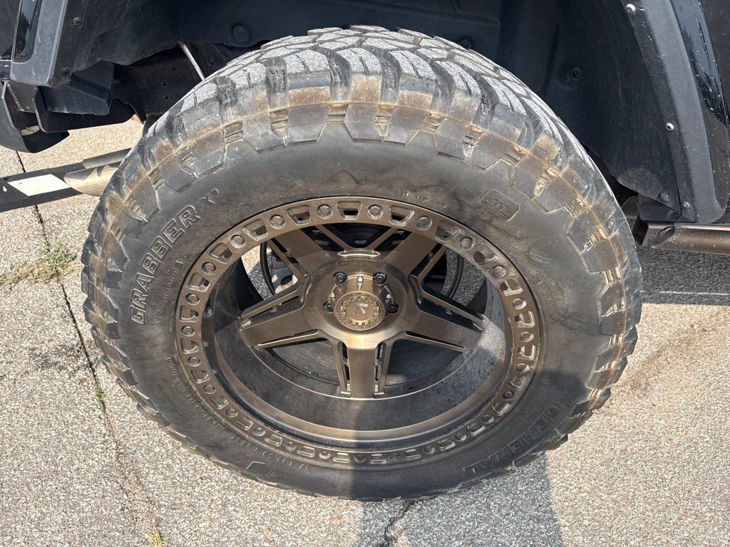 Used 2022 Jeep Wrangler Unlimited Rubicon w/ Xtreme Recon 35" Tire Package AWD/4WD image 7