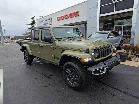New 2026 Jeep Gladiator Sport image 1