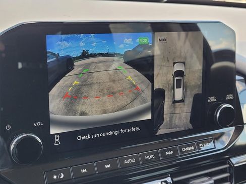 Used 2023 Nissan Pathfinder SL w/ Lighting Package (N92) image 22