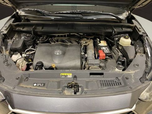 Used 2021 Toyota Highlander XLE AWD/4WD image 27