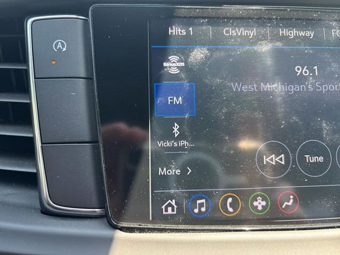 Used 2023 Buick Enclave Essence FWD image 16