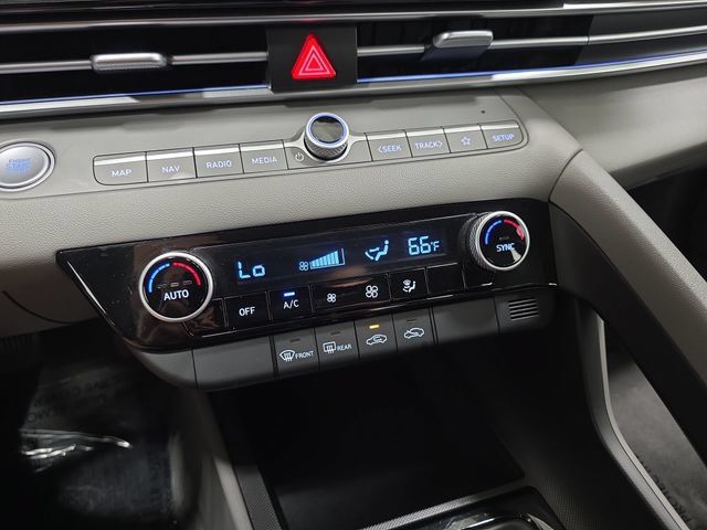 Used 2024 Hyundai Elantra SEL FWD image 24