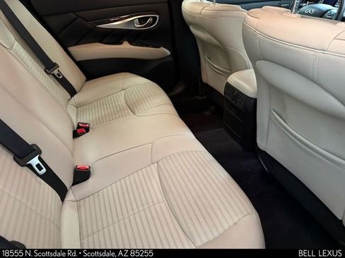 Used 2016 INFINITI Q70 3.7 w/ Sport Package image 25