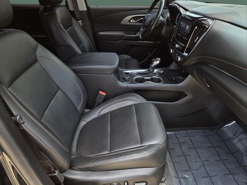 Used 2021 Chevrolet Traverse RS FWD image 29