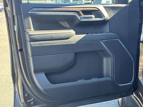 Used 2024 Chevrolet Silverado 1500 LT image 14