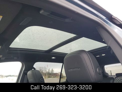 New 2026 GMC Acadia Denali w/ Super Cruise Package image 19