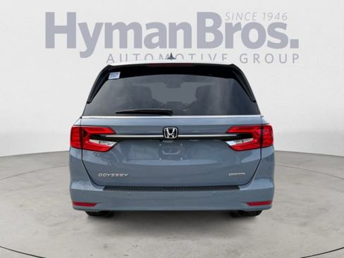 Used 2023 Honda Odyssey Touring image 4