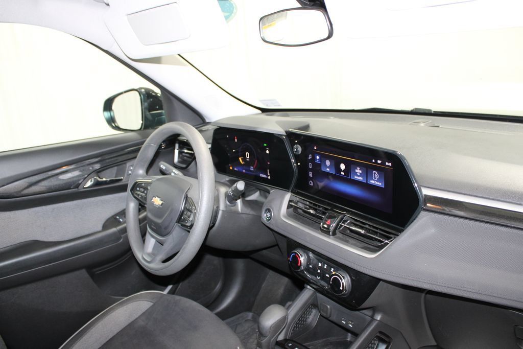 Used 2026 Chevrolet TrailBlazer LT FWD image 35