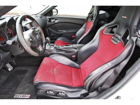 Used 2017 Nissan 370Z NISMO image 6