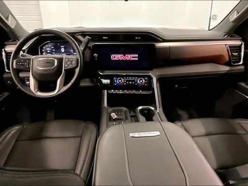 Used 2024 GMC Sierra 3500 Denali w/ Denali Reserve Package AWD/4WD image 18