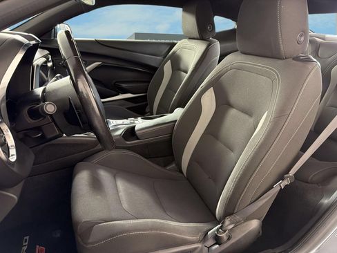 Used 2019 Chevrolet Camaro SS RWD image 5