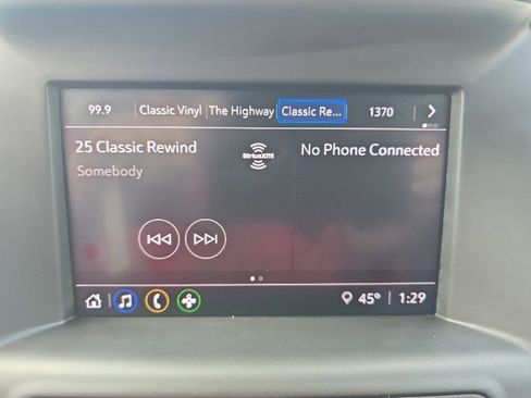 Used 2023 GMC Terrain SLE w/ Driver Convenience Package image 30