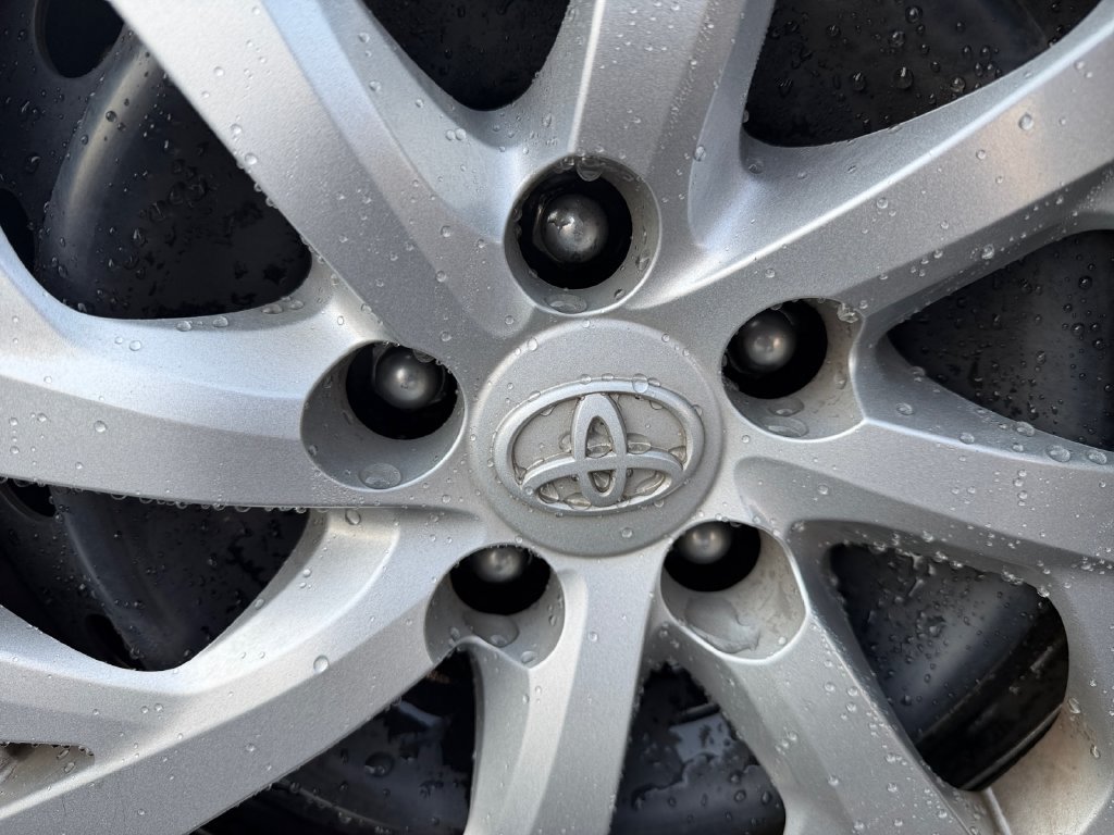 Used 2017 Toyota Corolla LE w/ Carpet Mat Package (TMS) FWD image 29