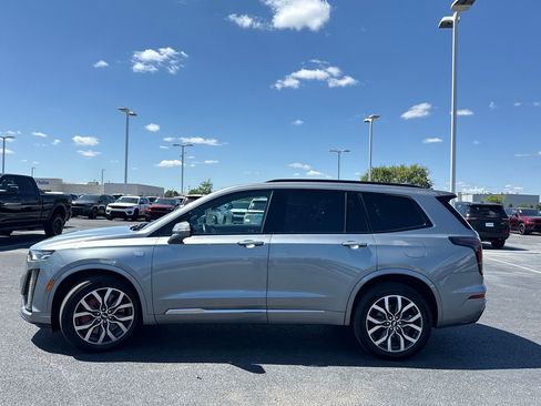 Used 2024 Cadillac XT6 Sport image 6