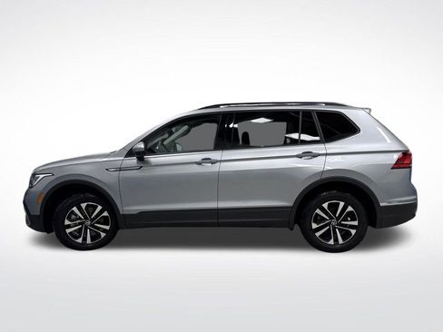 Used 2024 Volkswagen Tiguan S image 11