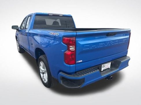 Used 2025 Chevrolet Silverado 1500 Custom image 3