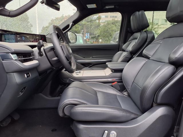 New 2025 Lincoln Navigator Reserve w/ Jet Appearance Package AWD/4WD image 7