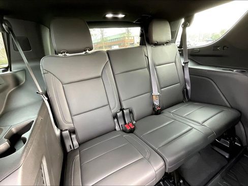 Used 2024 Chevrolet Tahoe Z71 w/ Luxury Package image 27