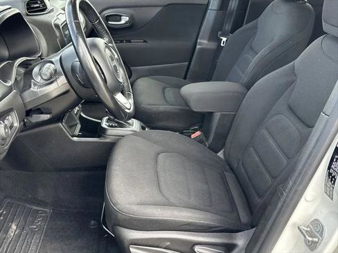 Certified 2018 Jeep Renegade Latitude w/ Advanced Technology Group image 13