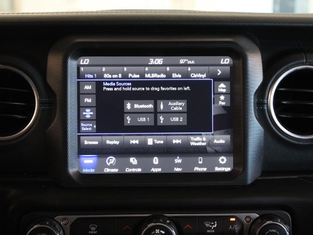 Used 2023 Jeep Wrangler Unlimited Rubicon 4xe AWD/4WD image 24