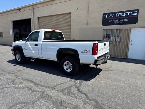Used 2006 Chevrolet Silverado 2500 W/T w/ Heavy-Duty Power Package AWD/4WD image 6