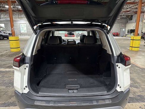 Used 2021 Nissan Rogue SL w/ Premium Package AWD/4WD image 11
