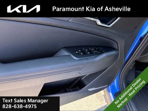 New 2026 Kia Sportage EX w/ EX Panorama Roof Package image 24