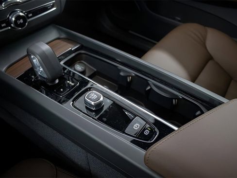 New 2024 Volvo XC60 T8 Plus w/ Protection Package Premier image 22