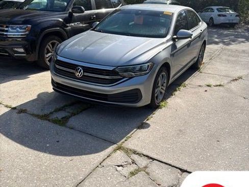 Used 2024 Volkswagen Jetta SE FWD image 1