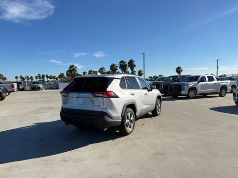 Used 2025 Toyota RAV4 XLE AWD/4WD image 3
