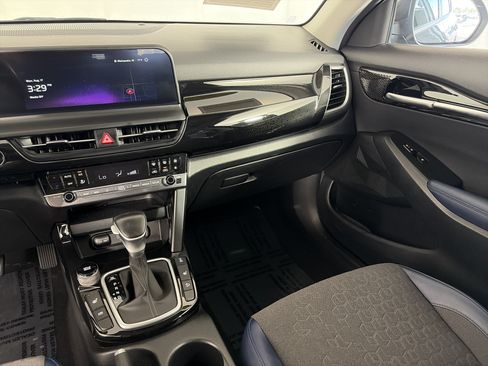 Certified 2025 Kia Seltos S AWD/4WD image 4