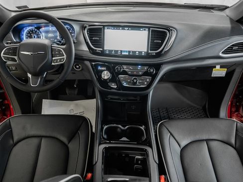 New 2026 Chrysler Pacifica Limited image 21