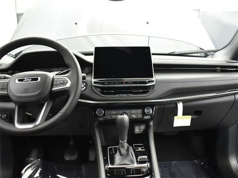 New 2026 Jeep Compass Limited image 9