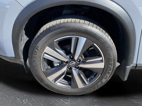 Used 2024 Nissan Rogue SL w/ SL Premium Package image 34