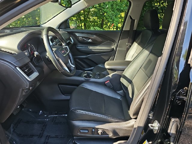 Used 2024 GMC Terrain SLT AWD/4WD image 9