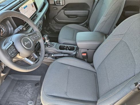 New 2025 Jeep Gladiator Sport image 12