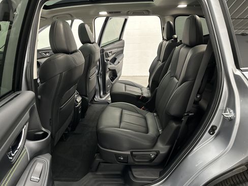 Used 2025 Subaru Ascent Bronze Edition w/ Popular Package #2 image 23