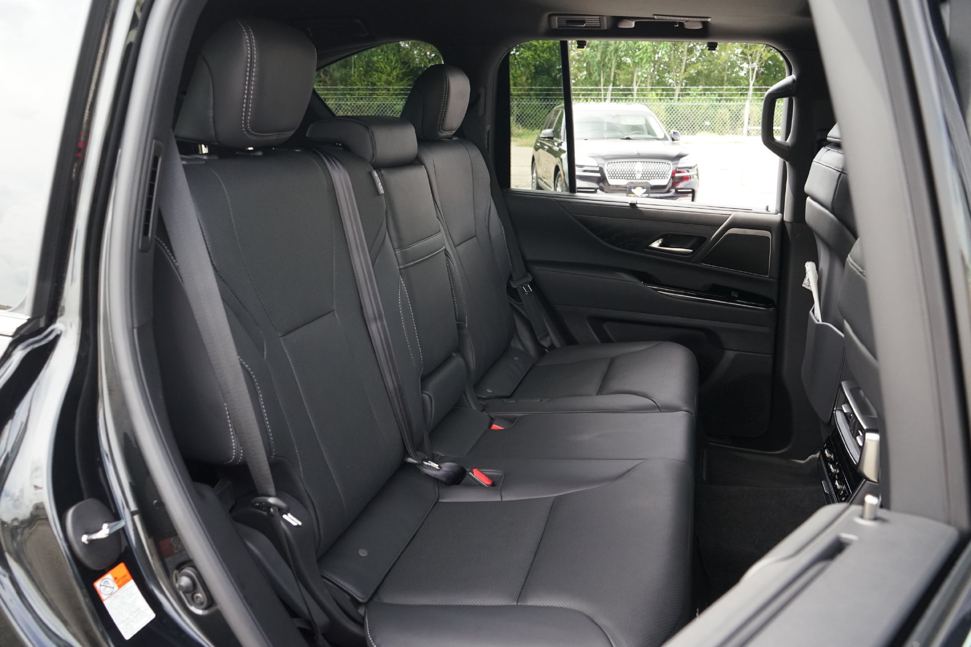 Used 2026 Lexus LX 700h Luxury AWD/4WD image 19