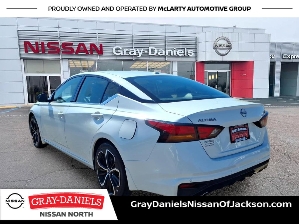 Used 2025 Nissan Altima 2.5 SR FWD image 5